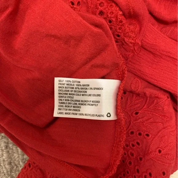 Knox Rose red blouse - size medium - Picture 5 of 6